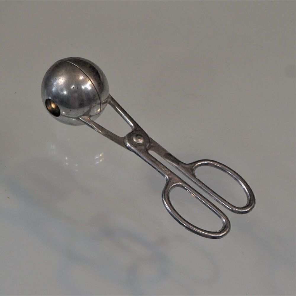 Vintage Aluminum Meatball Maker Cookie Dough Melon Baller Scoop Taiwan